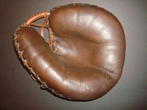 Birdie Tebbetts MacGregor Goldsmith XC Catchers Mitt Front