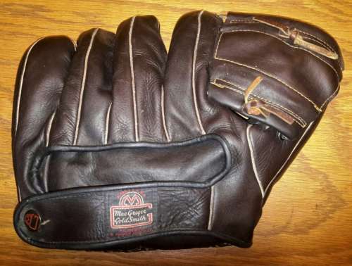 Bobby Doerr MacGergor Goldsmith G111 Back