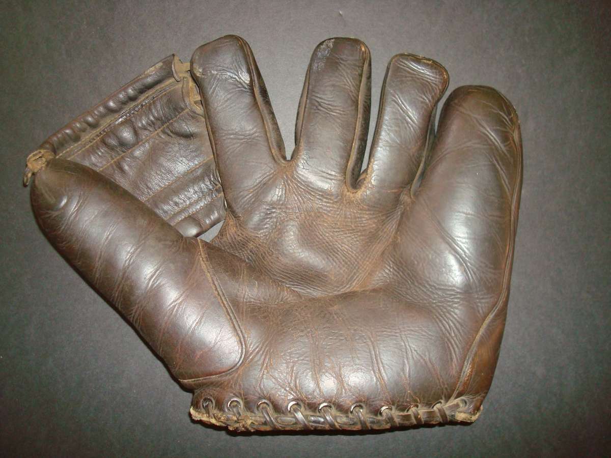 MacGregor Goldsmith Professional Model Front MacGregor Goldsmith