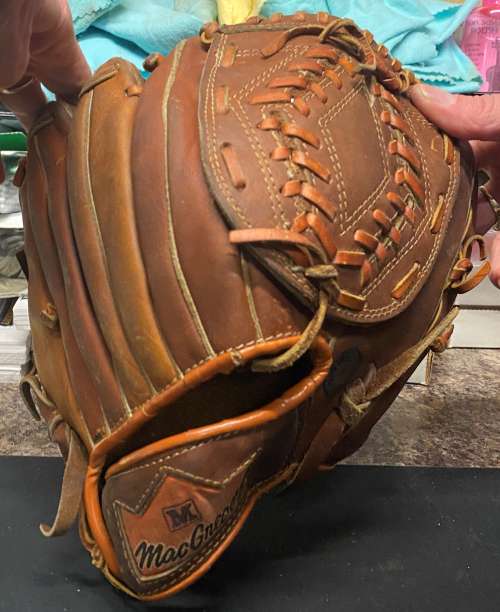 Jose Cruz MacGregor M085 Back