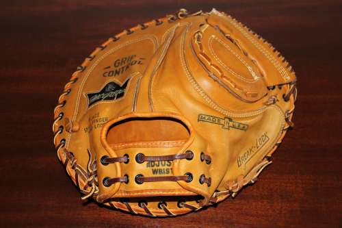 MacGregor GA Catchers Mitt Back