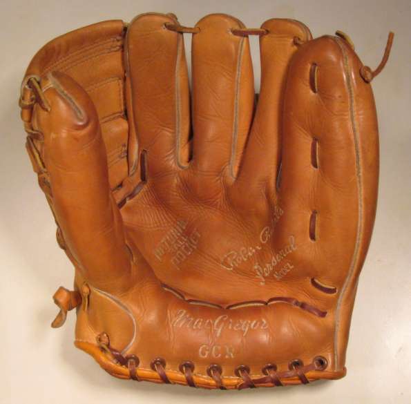 Robin Roberts MacGregor GC1 Front MacGregor Baseball Glove