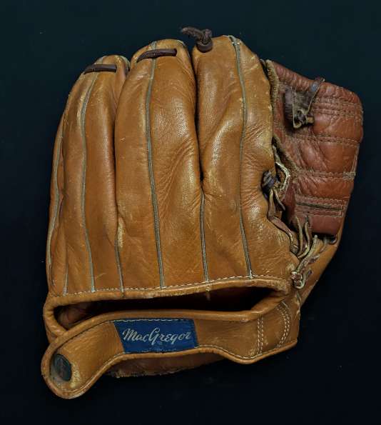 Willie Mays MacGregor G25 Back MacGregor Baseball Glove Collector