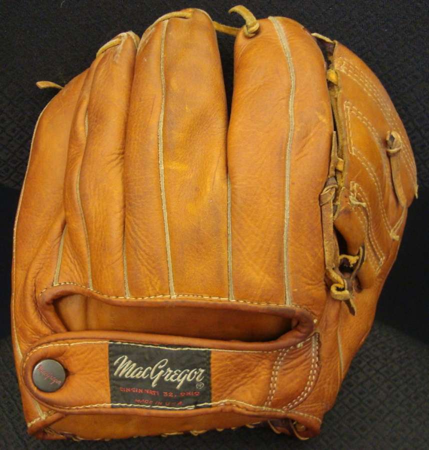 Willie Mays MacGregor G25 Back MacGregor Baseball Glove Collector