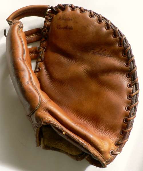 Art Shires Nokona BM80 Basemitt Front