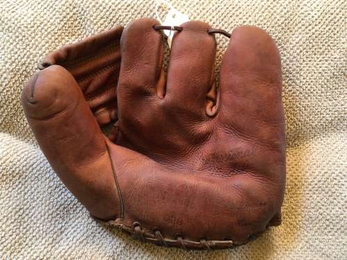 Billy Loes Nokona G28 Front