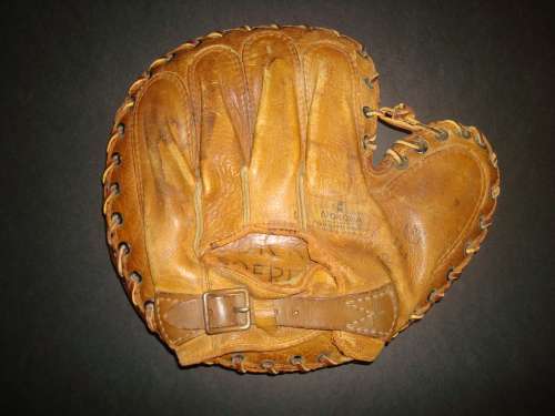 Nokona Buckle Back Catchers Mitt Back