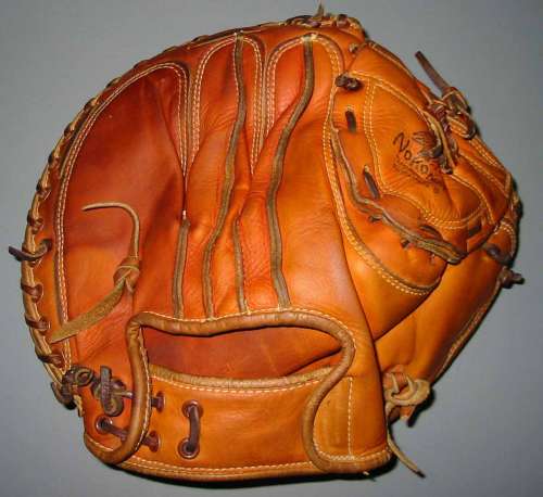 Nokona CM45 Bulldog Catchers Mitt Back