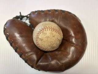 Nokona Cub Catchers Mitt Front