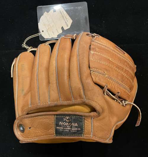 Chico Carrasquel Nokona G32 Back