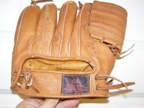 Chico Carrasquel Nokona G56 Back