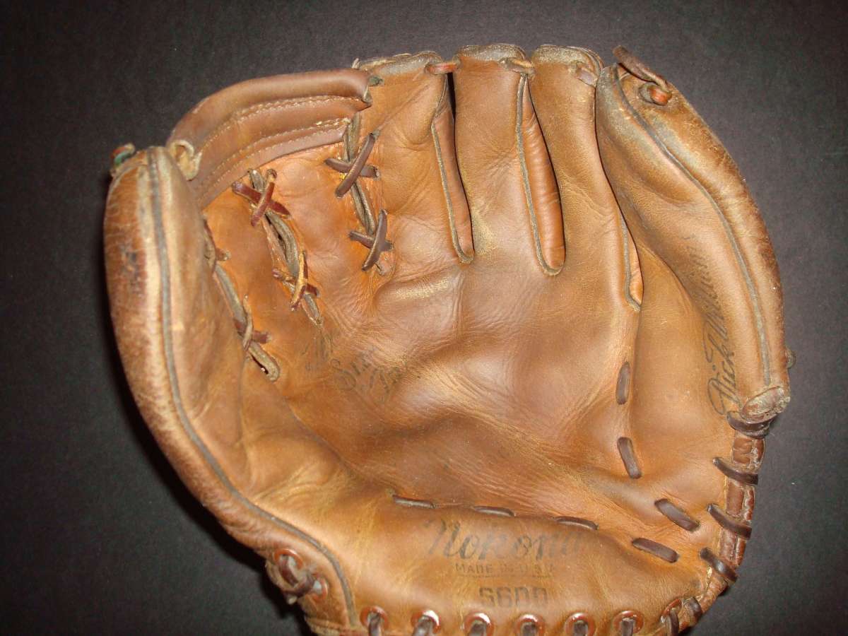 Dick Williams Nokona S600 Front Nokona Baseball Glove Collector