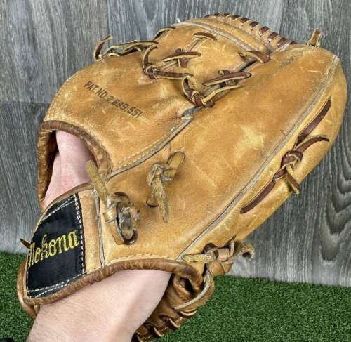 Don Mossi Nokona S520 Back