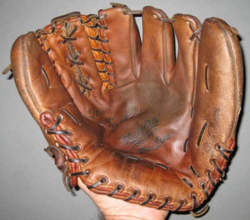 Don Mossi Nokona TST20 Front