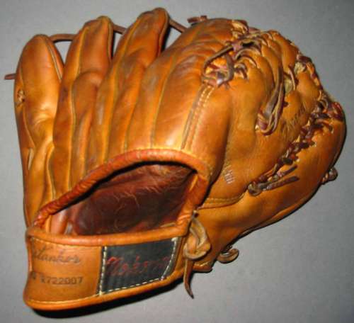 Don Mossi Nokona TST40 Back