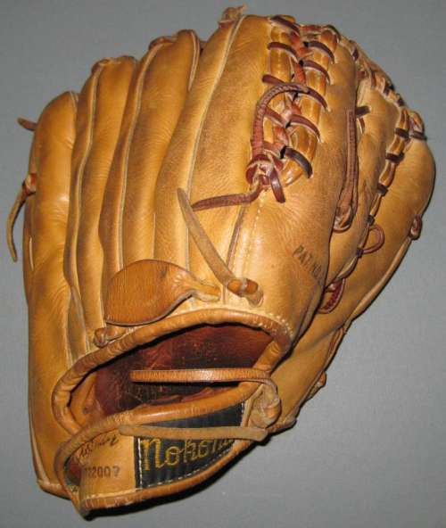 Don Mossi Nokona TST40 Back