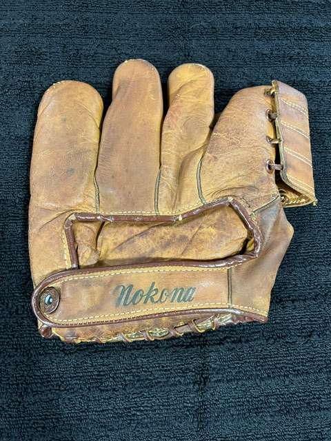 Walter Fiala Nokona 127 Back