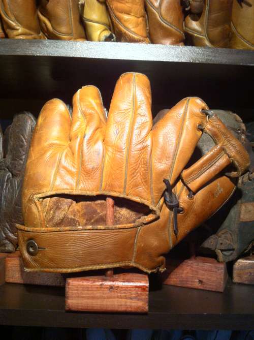 OK Glove With T Bar Web Back