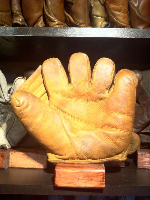 Bill Hatch Sporting Goods Front