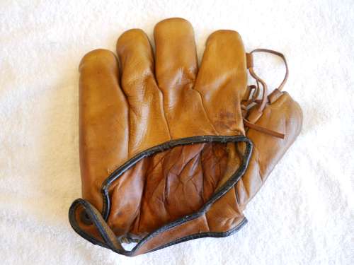 Clyde E. Beck M 225 Back