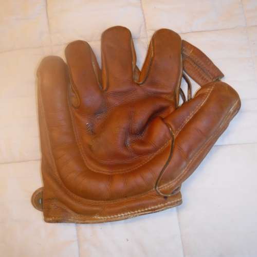 Elliott Arms 4GS Softball Glove Front