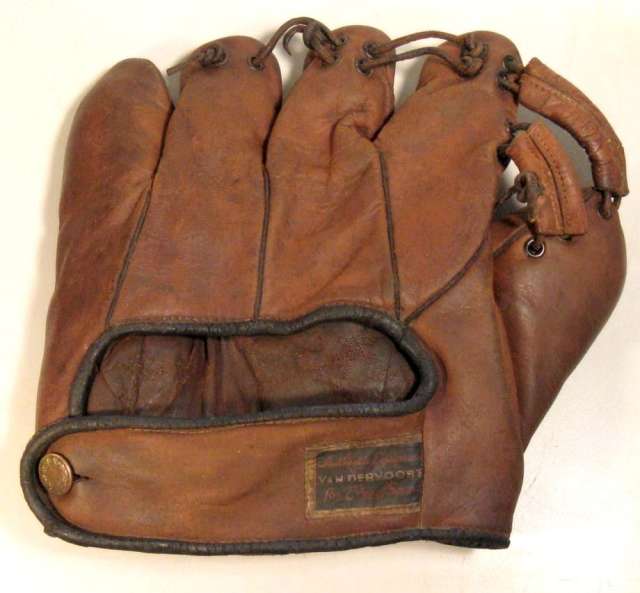 Gordon Slade Van Dervoort 530 Back