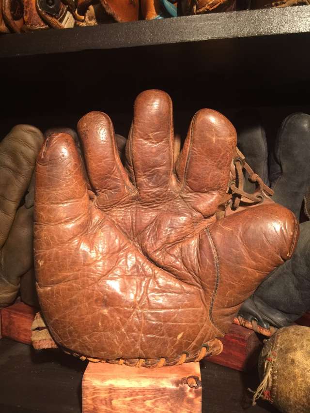 Grommet Web Lefty Front