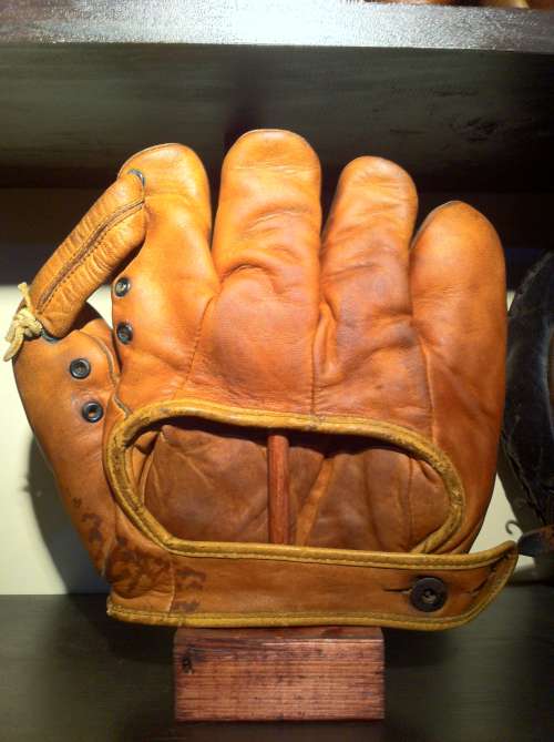 Heinie Manush Gambles 50R Lefty Back