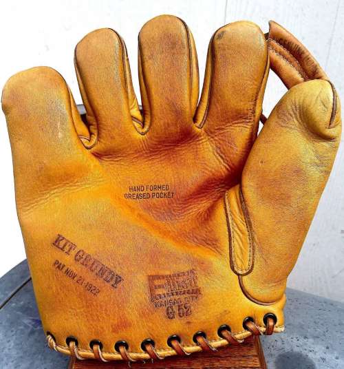 Kit Grudy Elliott Arms G52 Front