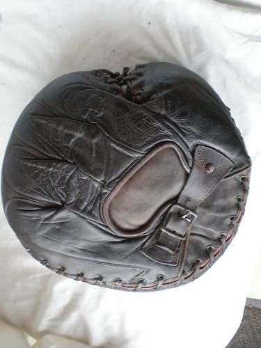 Black Buckleback Catchers Mitt Back