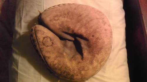 Buckleback Catchers Mitt Brown Front