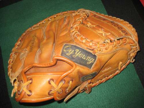 Cy Young CY2401 Back