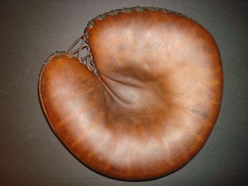 Leo Gabby Hartnett Catchers Mitt Front