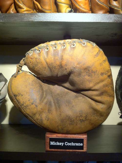Mickey Cochrane Catchers Mitt Front