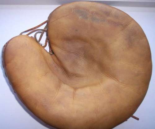 Muddy Ruel Bacharach Rasin Co. Catchers Mitt Front