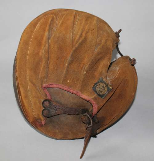 Ratsch Peerless Catchers Mitt Back