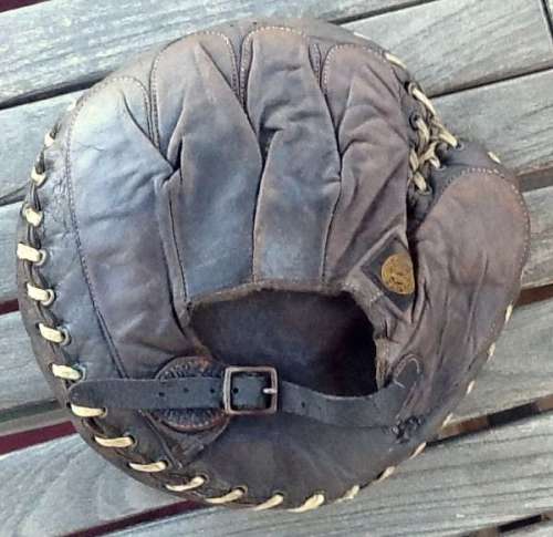 Ratsch Peerless Catchers Mitt Back