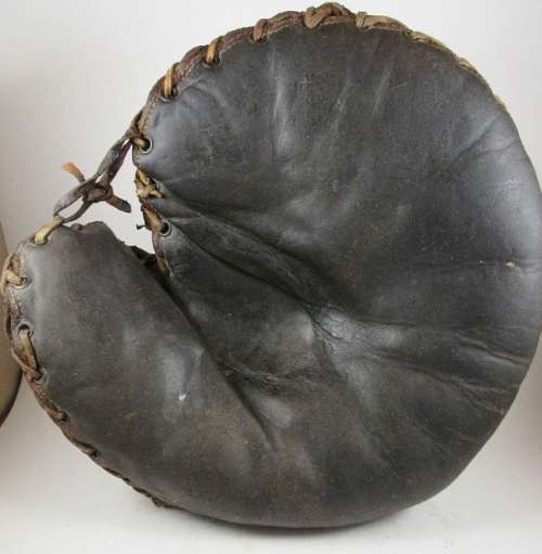 Ratsch Peerless Catchers Mitt Front