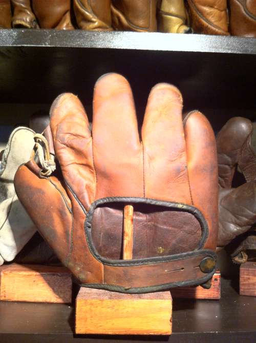 Professional Model Single Tunnel Loop Lefty Back