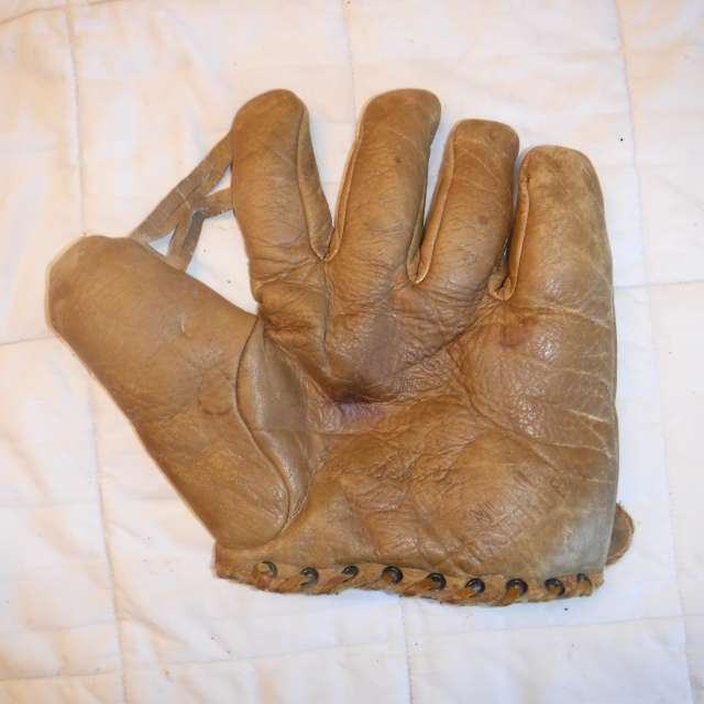 Gene Schott Pennant 26 Front