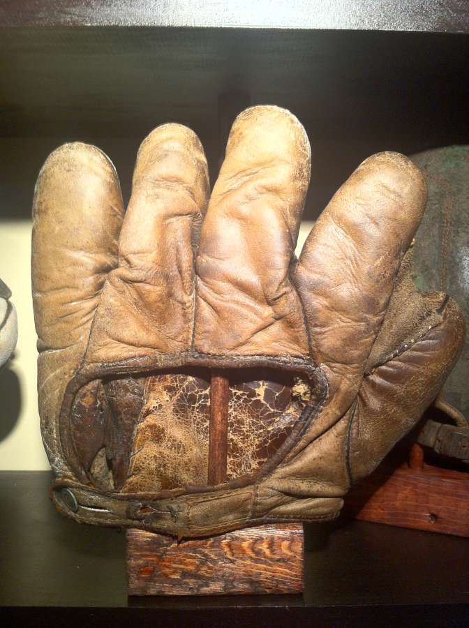 Pennant Full  Brown Back Pennant Baseball Glove Collector