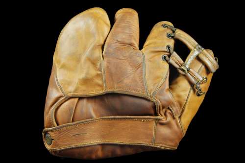 Charlie Engle Nokona G38 3 Finger Back