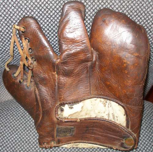 Jimmy Dykes Reach Lefty Back