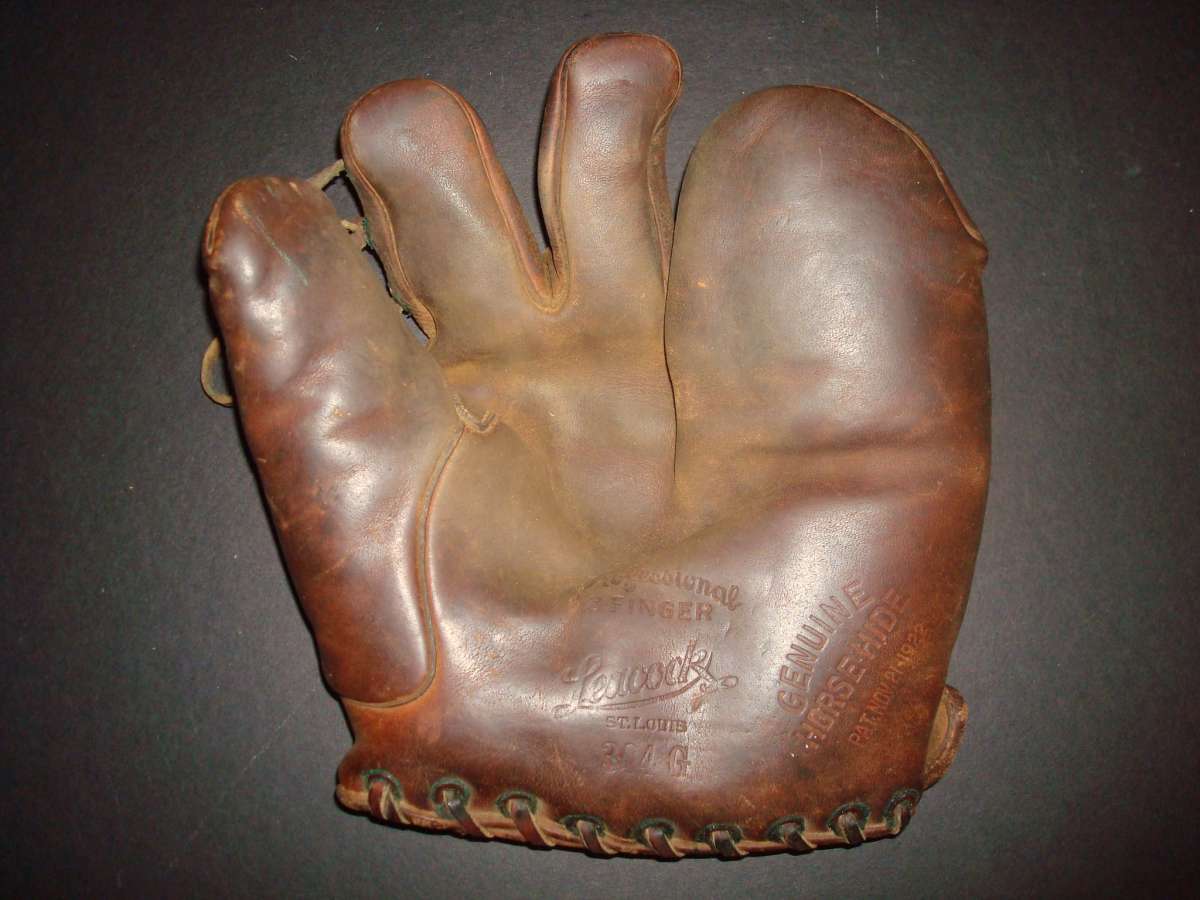 Leacock 304G Front Pre War 3 Fingers Baseball Glove Collector