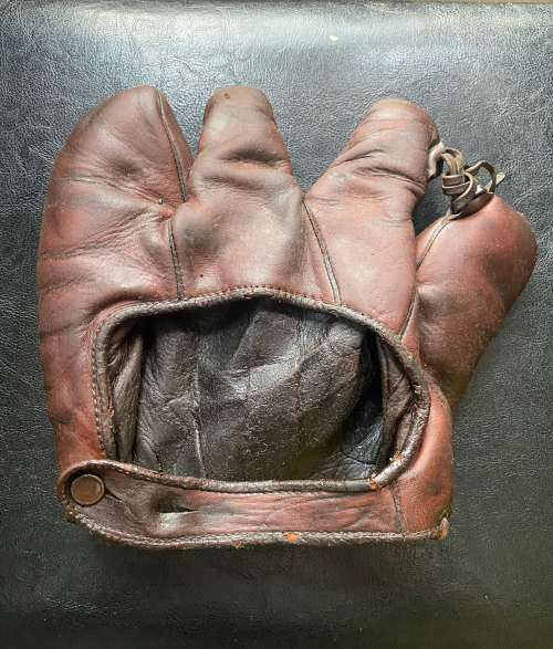 Stall & Dean 8080 3 Finger Back