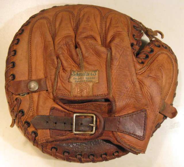 Cy Perkins Rawlings HL Catchers Mitt Back