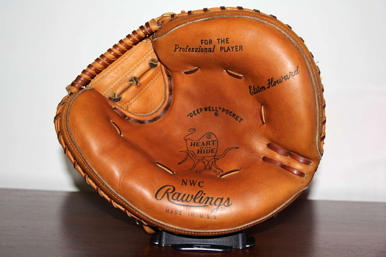 Elston Howard Rawlings NWC Heart of the Hide Catchers Mitt Front Catchers Mitts Rawlings Elston Howard Rawlings NWC Heart of the Hide Catchers Mitt Front Catchers Mitts Rawlings