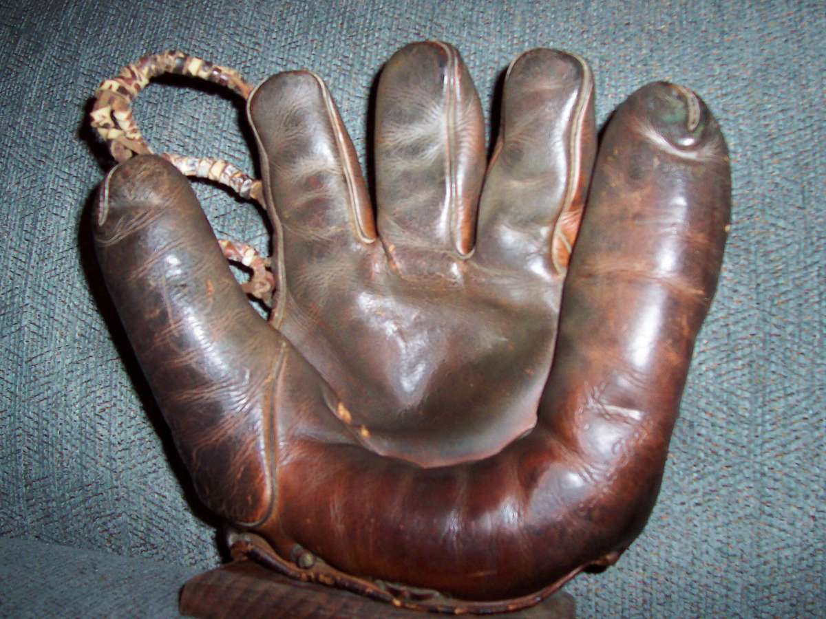 Red Rolfe Rawlings RR Front Rawlings Baseball Glove Collector
