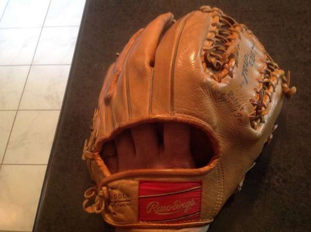 Stan Musial Rawlings TG12 Back