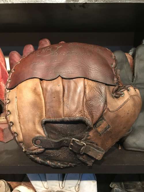 Reach Decker Patent Catchers Mitt Back